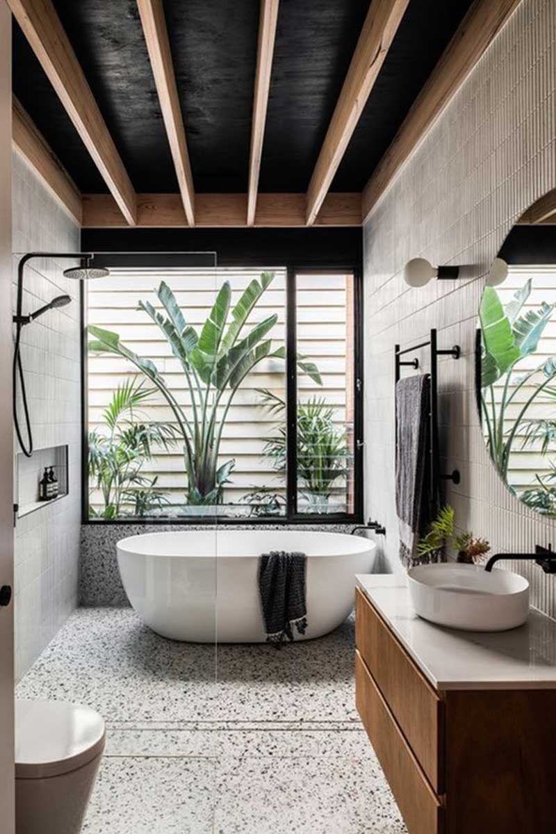 Mẫu thiết kế nội thất phòng tắm đẹp có không gian xanh